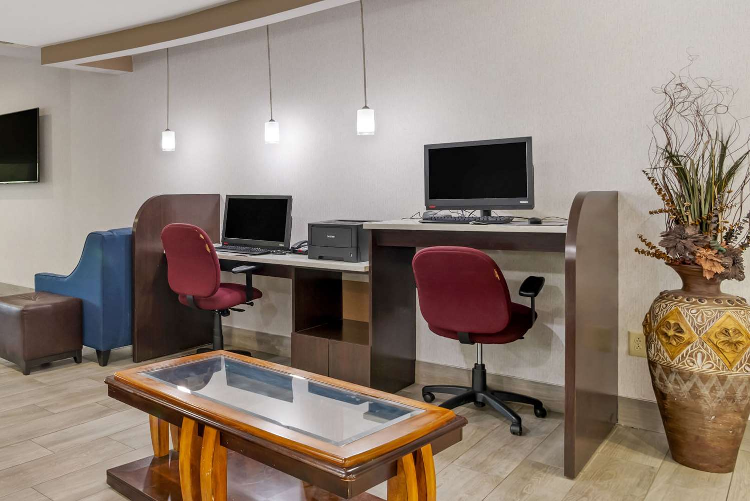 Comfort Suites At WestGate Mall 38/42