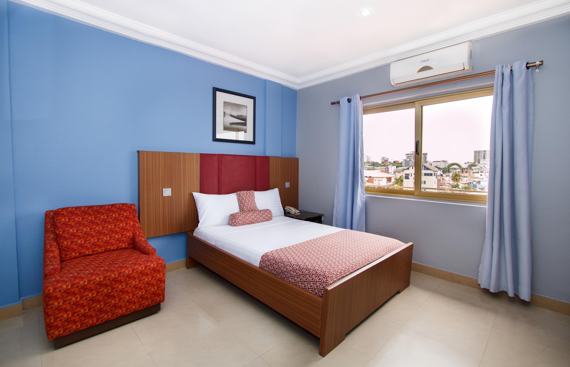 غرفة قياسية بإطلالة على المدينة بغرفة نوم واحدة مفردة بسرير مزدوج، Prestige Suites 2/4