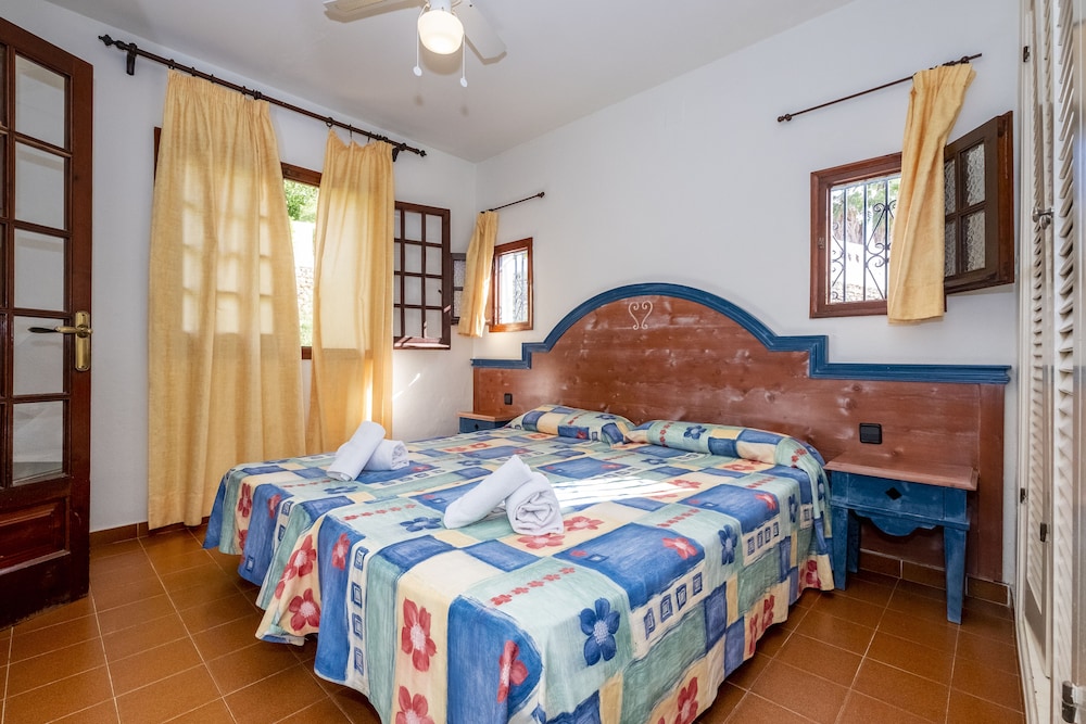 Son Bou Gardens Apartments 13/49