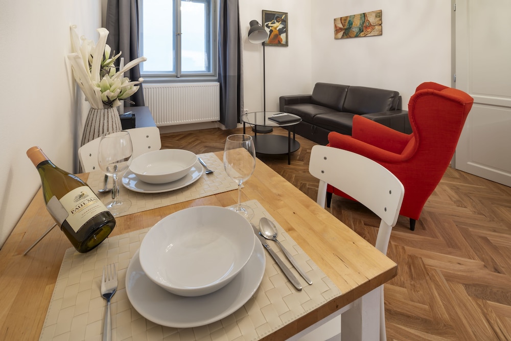 Old Town Aparthotel Michalska 60/75
