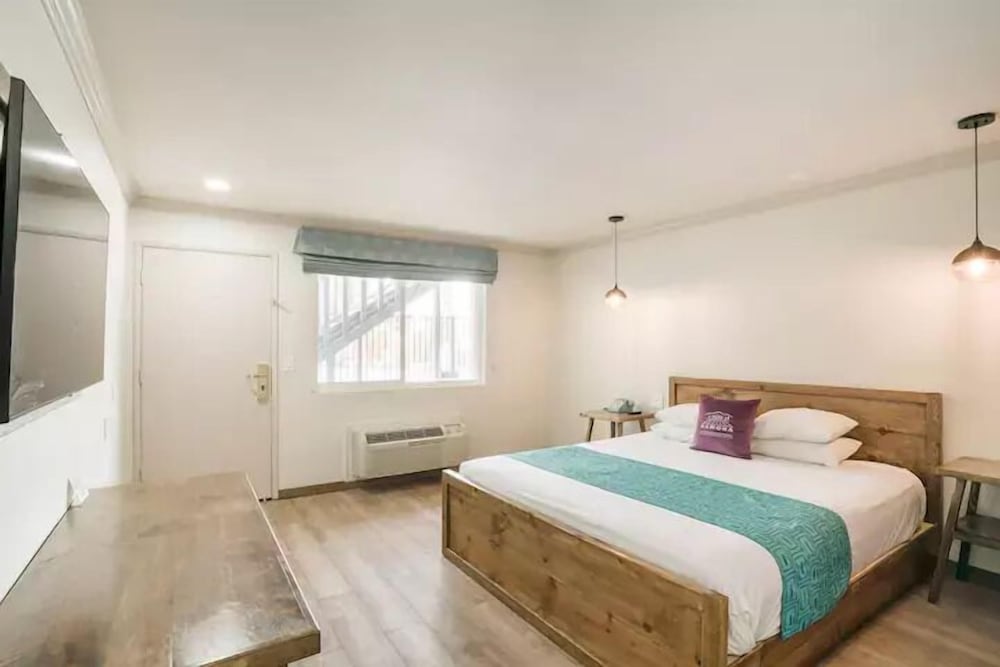 1 Bedroom, Senior, Single, Double Bed, Accessible