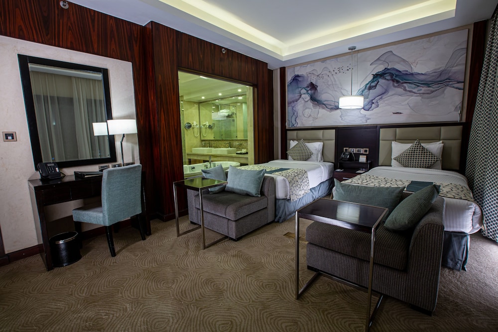 Triumph Luxury Hotel 46/64
