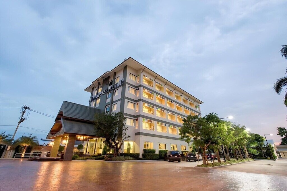 Harmonize Hotel 11/75