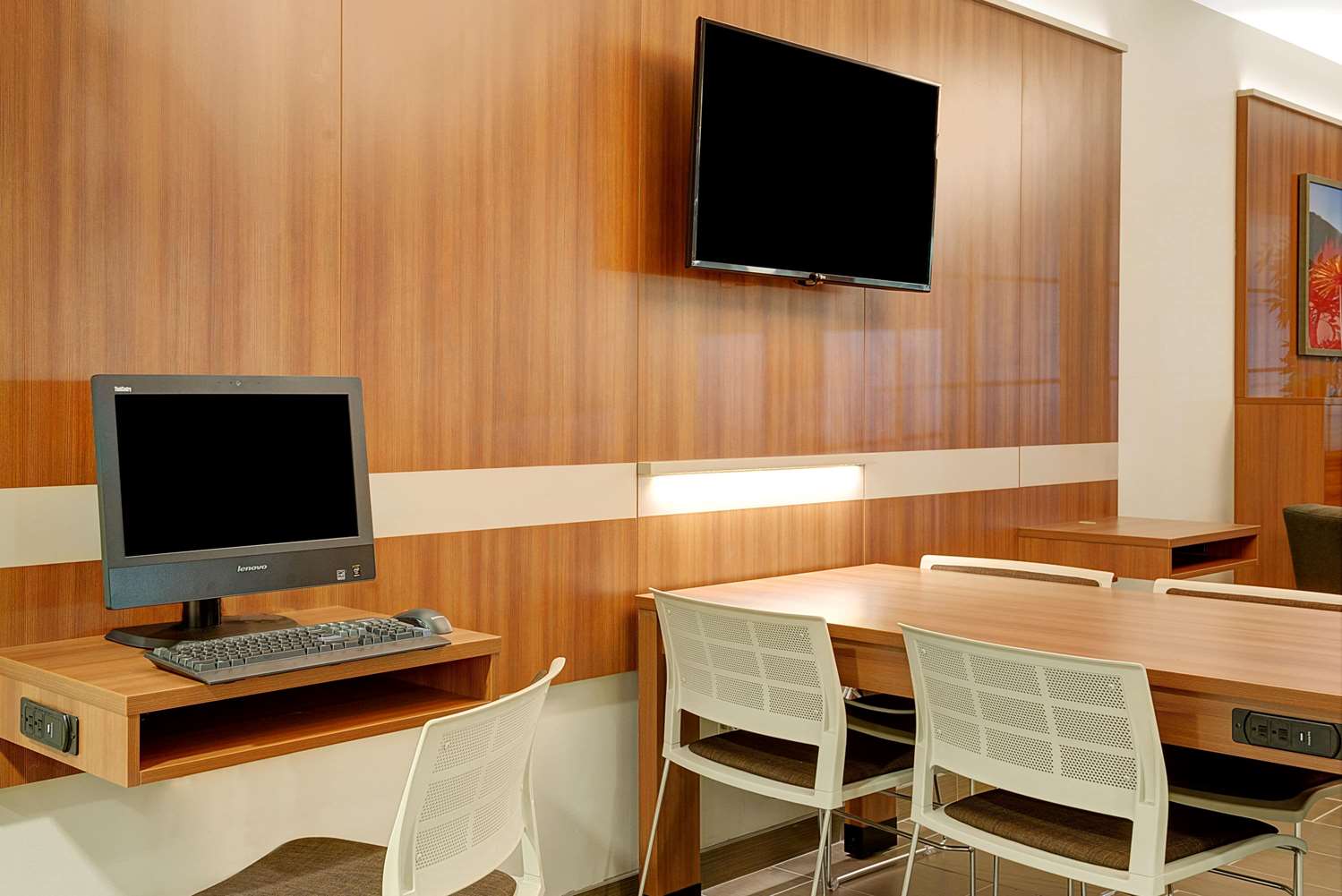 Microtel Inn and Suites By Wyndham Philadelphia Airport Ridley 8/13