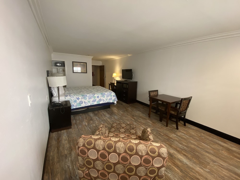 Ocean Surf Inn & Suites 16/73
