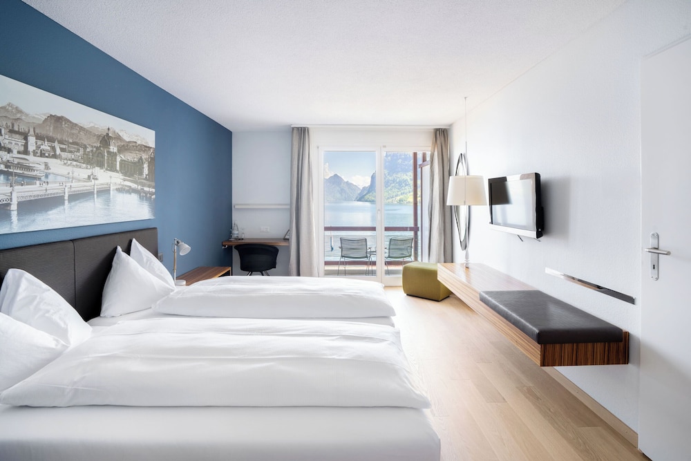 ROOM, DOUBLE BED, LAKE VIEW, BALCONY