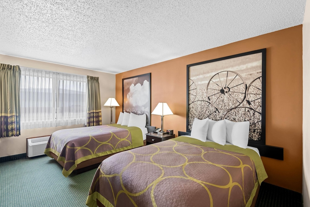 Super 8 by Wyndham Jefferson 24/42