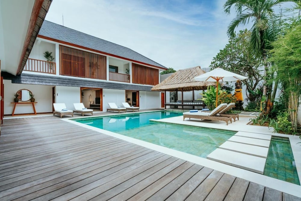 Vienna Villas Seminyak 18/20
