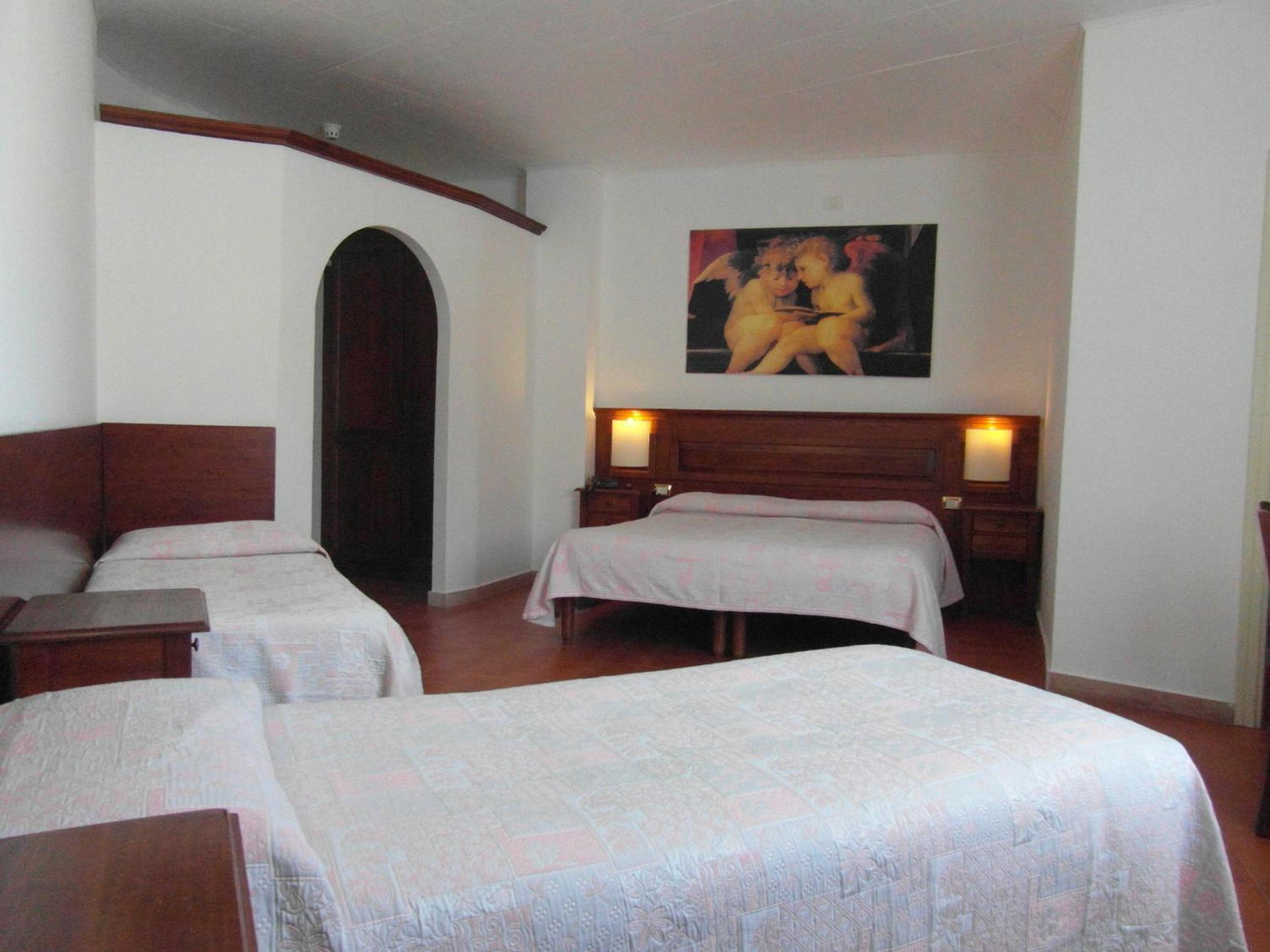 Room, Quadruple