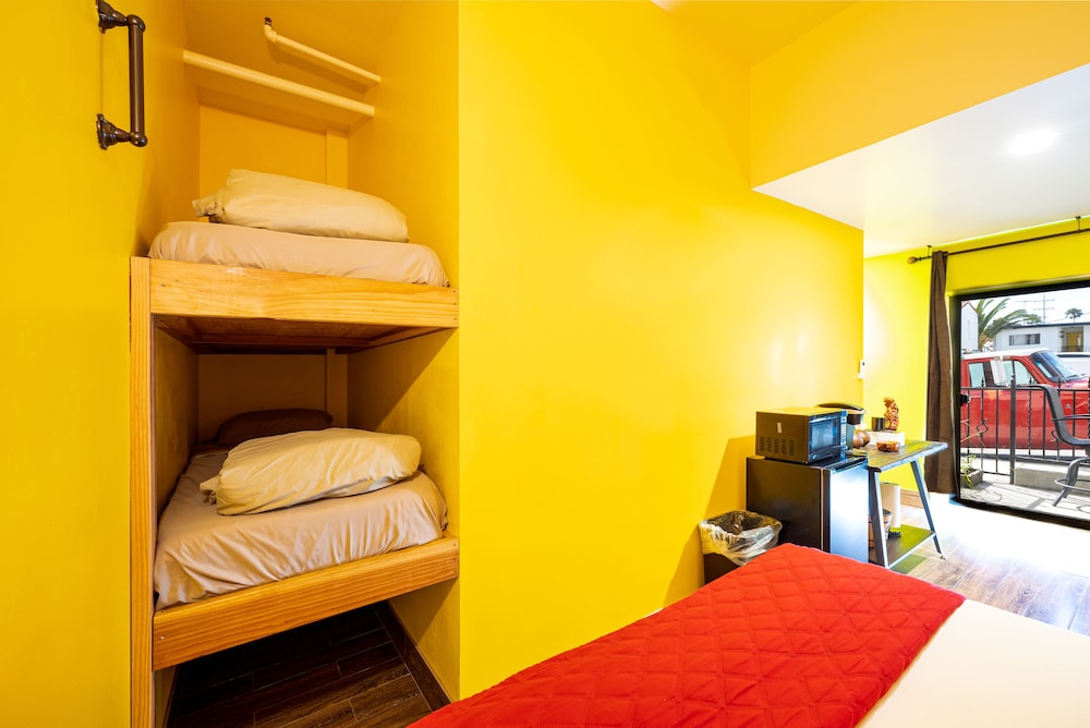 Nomads Hotel 28/67