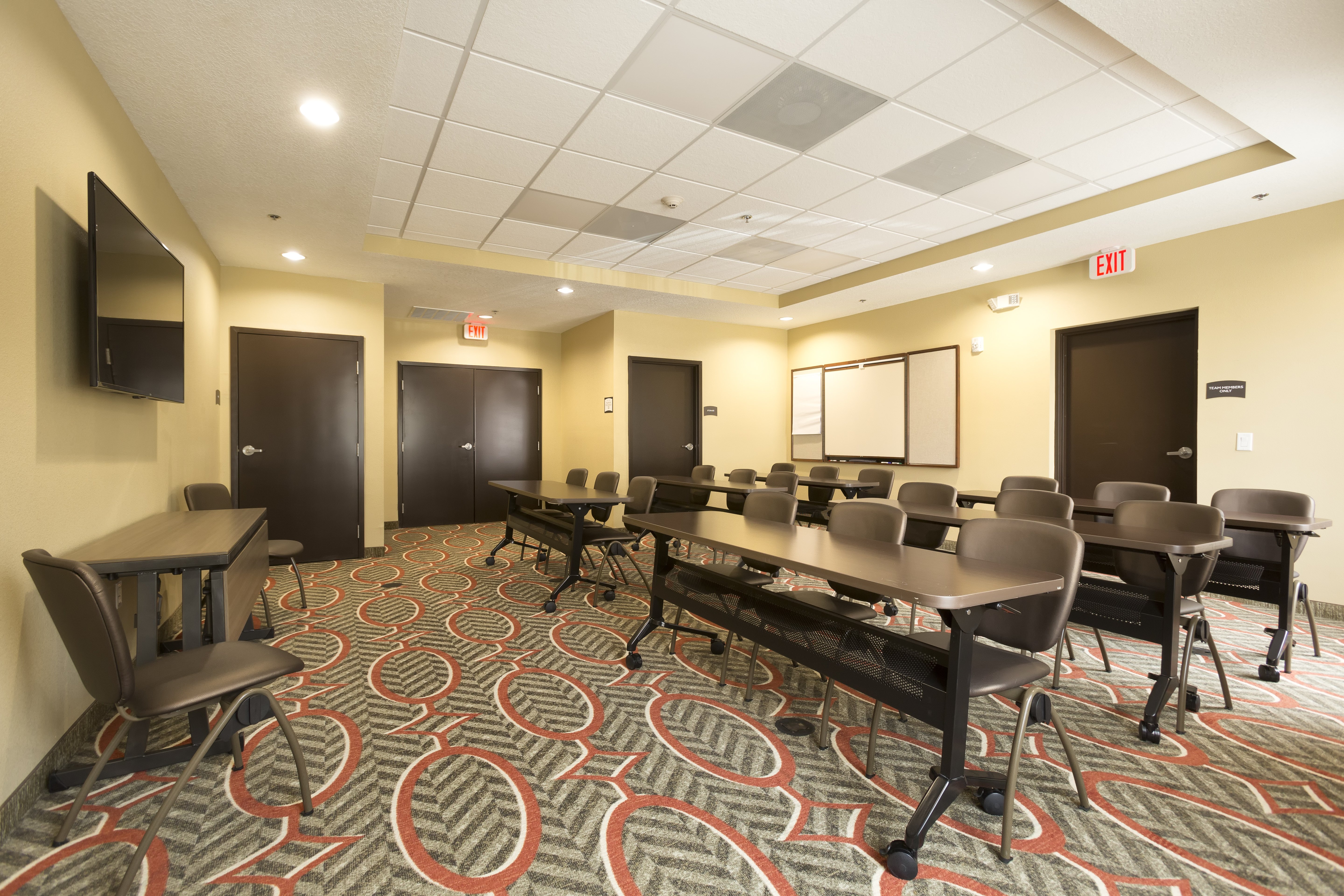 Staybridge Suites Orlando At Seaworld 32/50