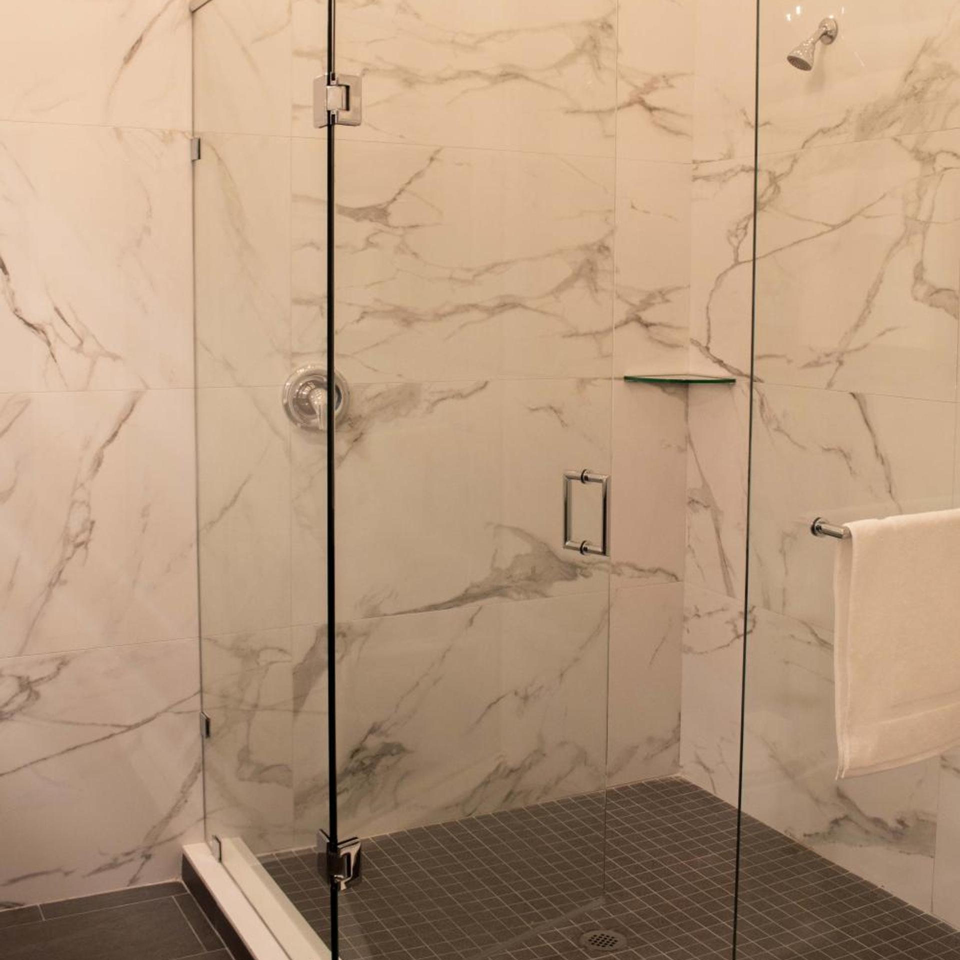 جناح بجاكوزي، Colonial Hotel & Suites 4/4