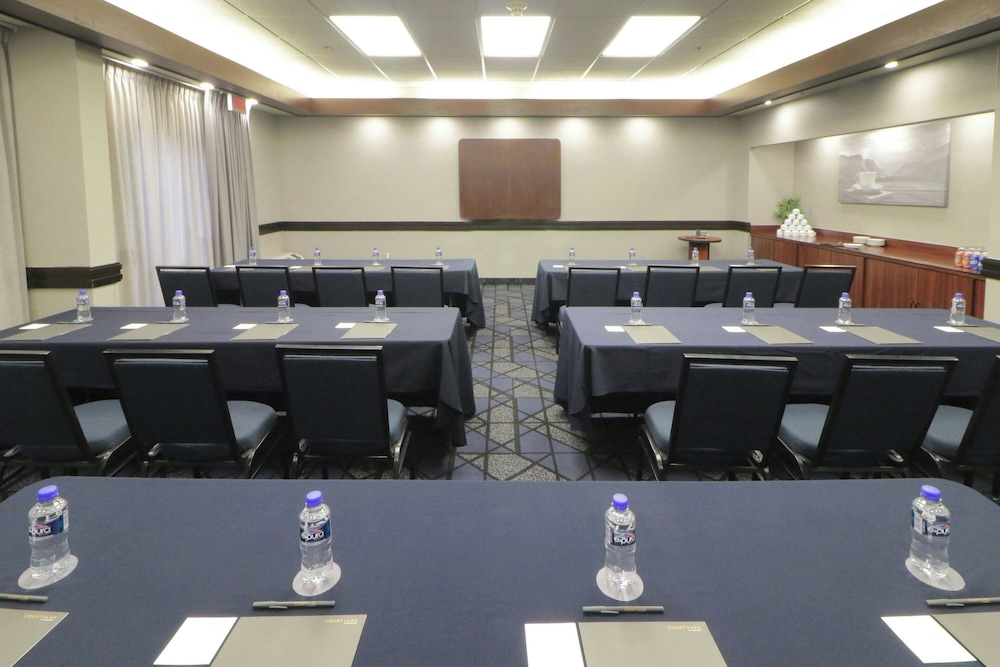 Courtyard By Marriott Monterrey Airport 36/50