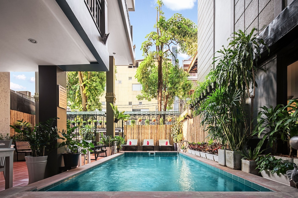 KING GRAND BOUTIQUE HOTEL 66/73