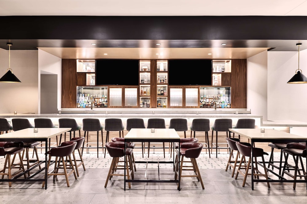 Hyatt Place Phoenix Downtown 50/54