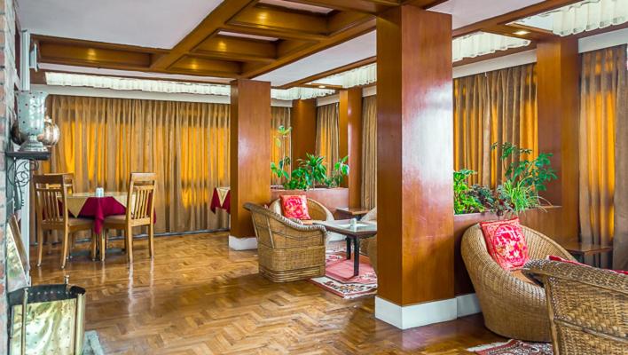 Hotel Shangri-La Regency 32/42