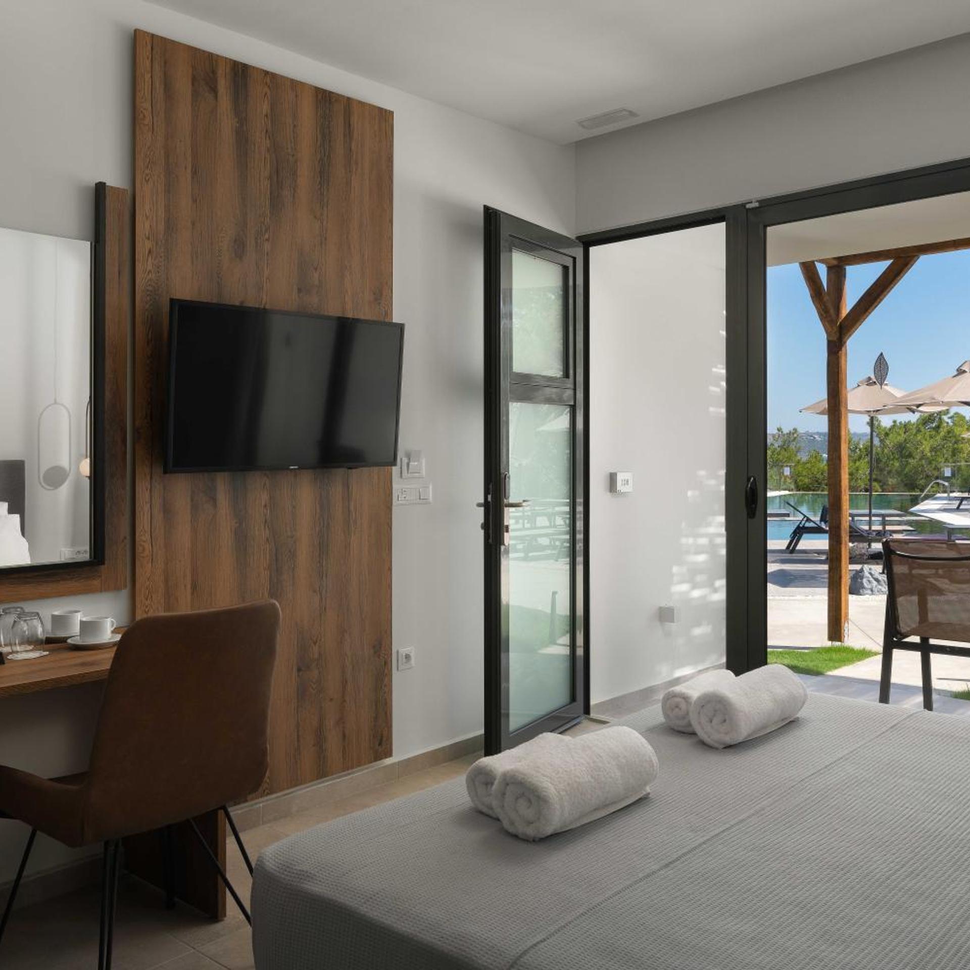 Concept, Pool View