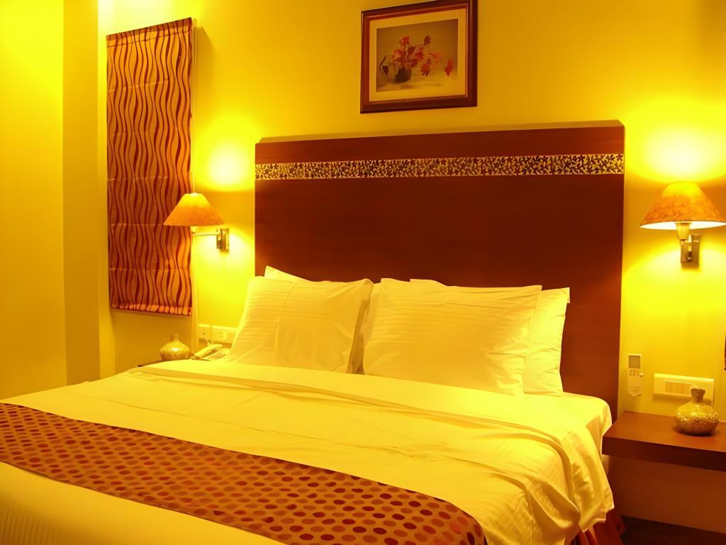 OYO Premium Vaishali Nagar 33/41