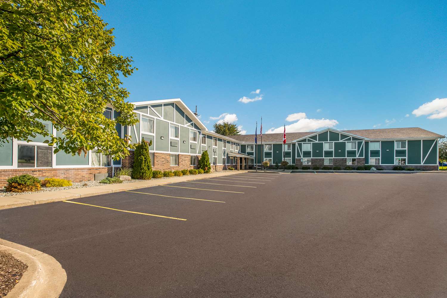 Americas Best Value Inn Birch Run 10/12