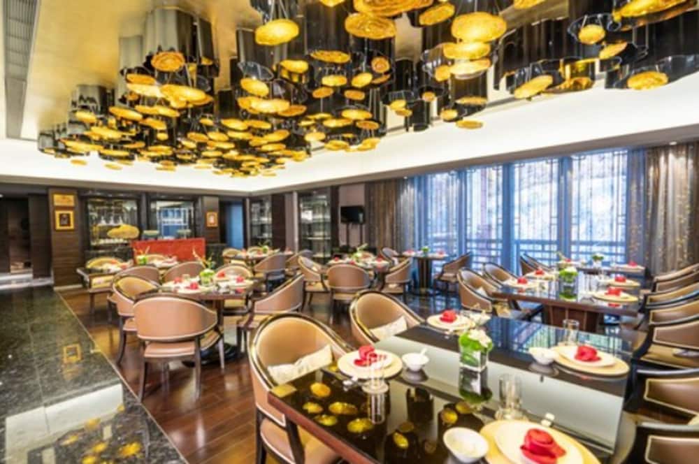 Grand Bay Hotel Beijing 55/70