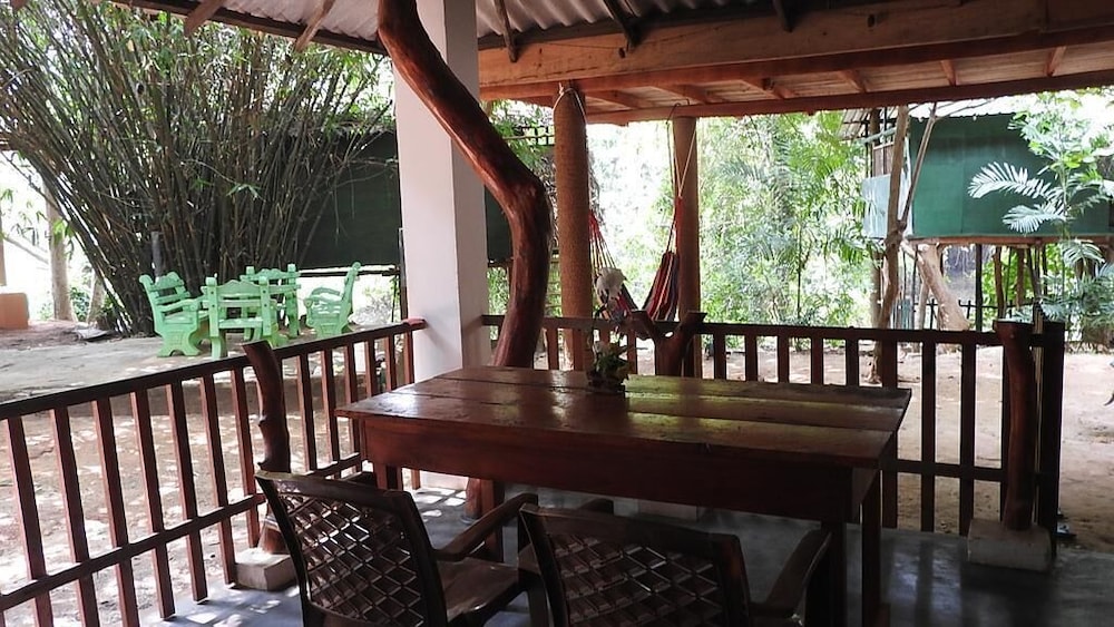 Riverside Cabana Yala 30/50