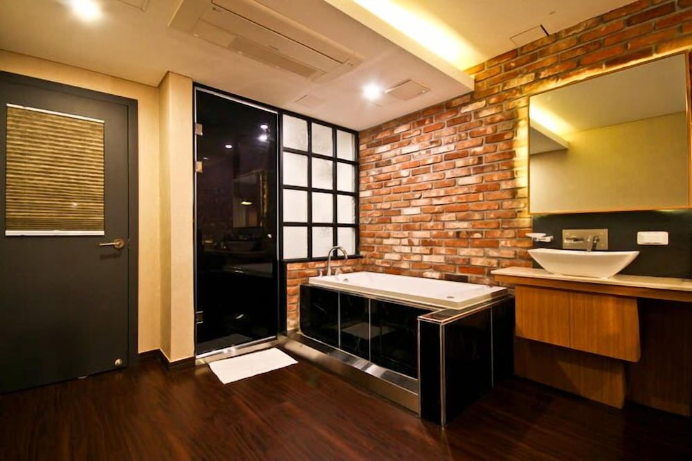 Comma Hotel Seomyeon 16/24