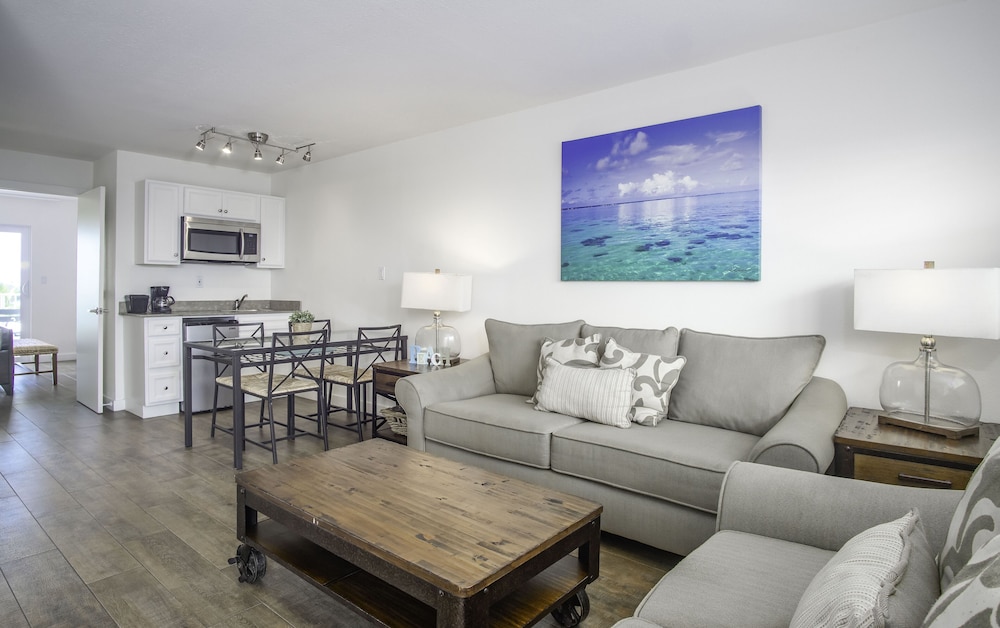 Skipjack Resort Marina 49/70