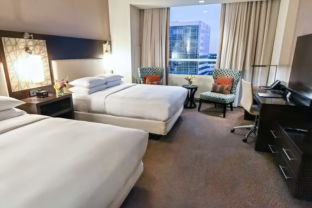 HILTON DALLAS/PLANO GRANITE PARK 34/88
