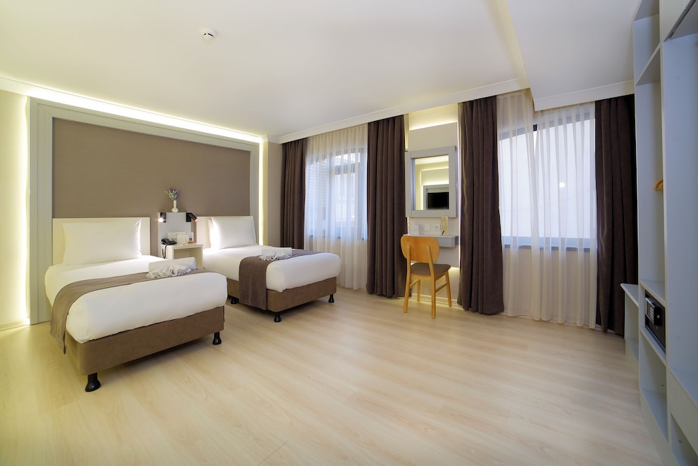Hotel Bulvar Palas 27/67