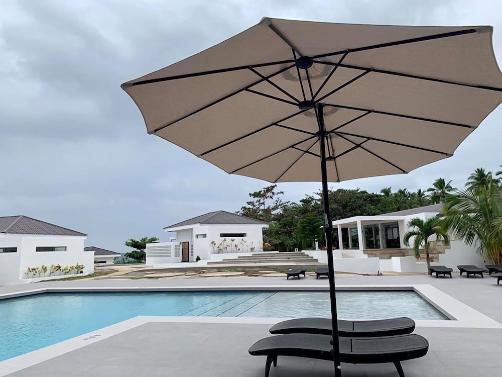 Cebu R Resort Tabuelan 42/50