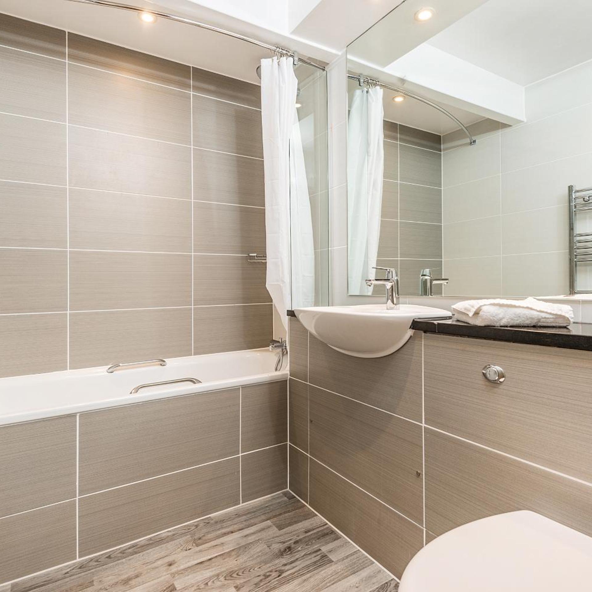 غرفة بسرير مزدوج، New Place 5/6