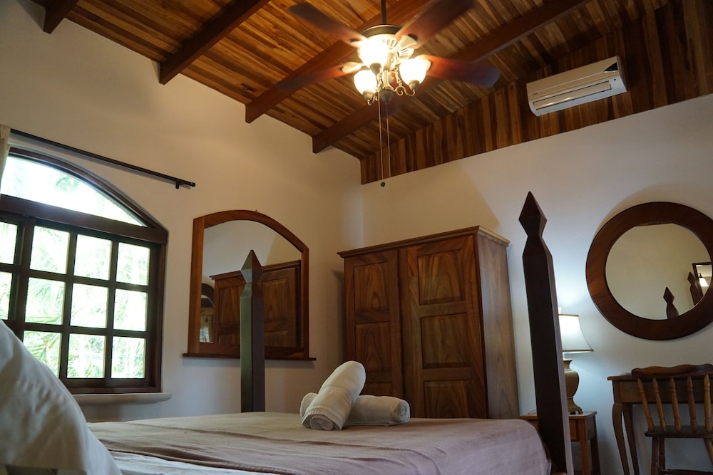 Mango Moon Villa 5/48