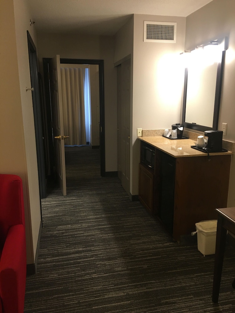 Country Inn & Suites By Radisson Grand Rapids East Mi 13/46