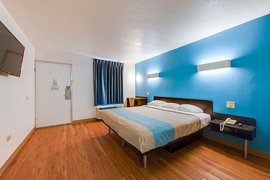 Motel6 Kingston, TN 12/25
