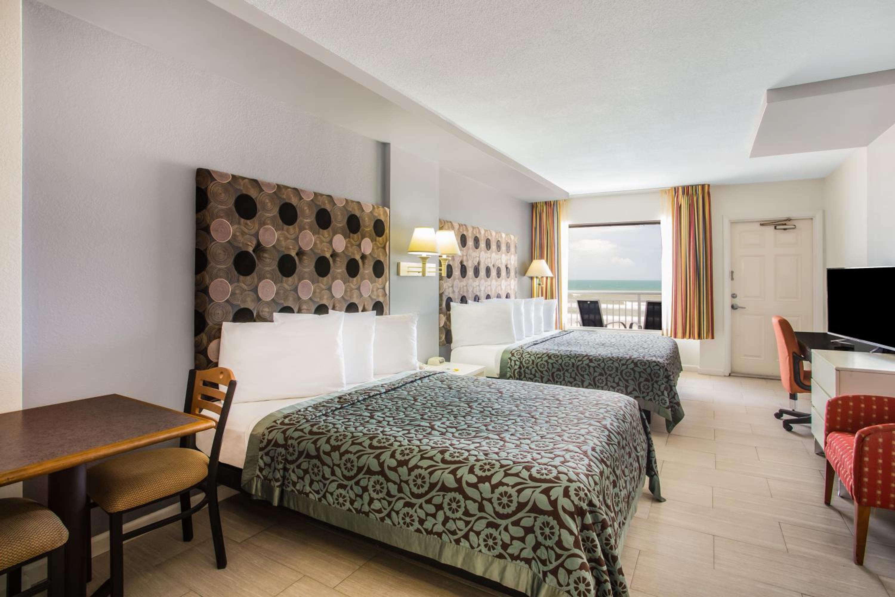 Studio, Suite, 2 Queen Beds, Ocean Front