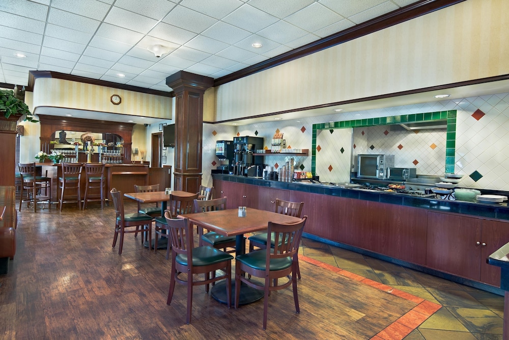 Oxford Suites Pendleton 42/54