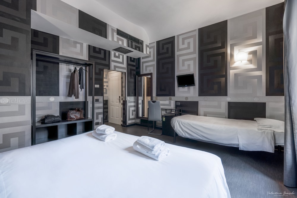 ROOM, TRIPLE