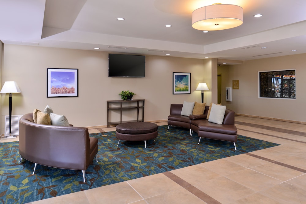 CANDLEWOOD SUITES KENEDY 18/40