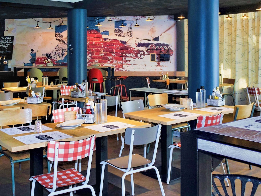 restaurant cafeteria