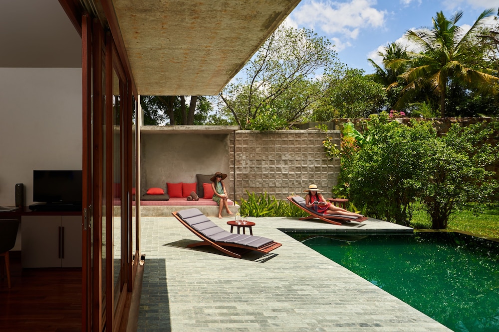 TEMPLATION HOTEL 71/75