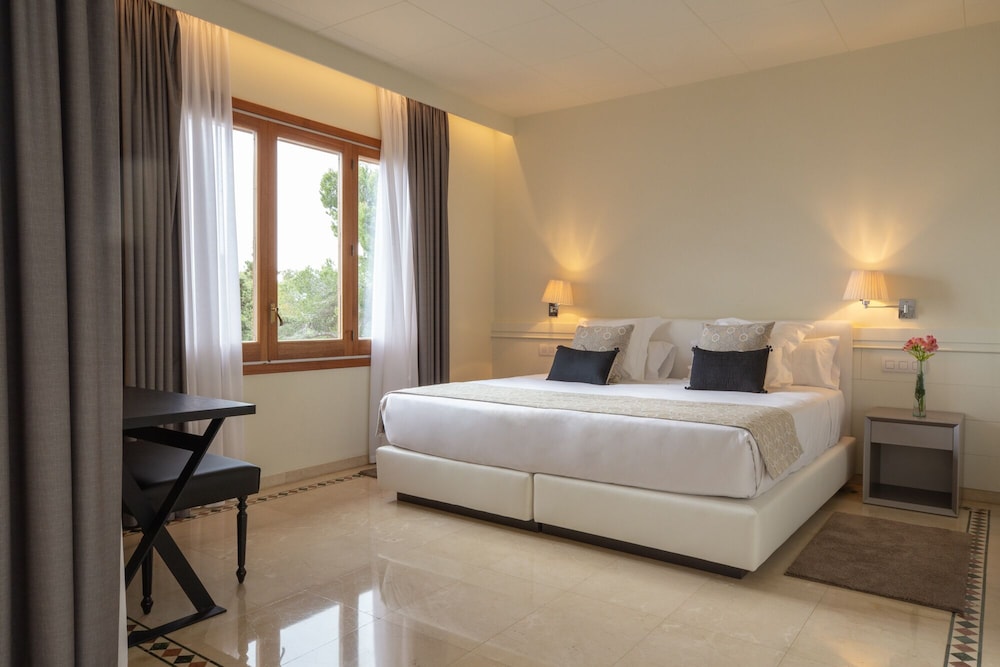 COMFORT, GARDEN VIEW