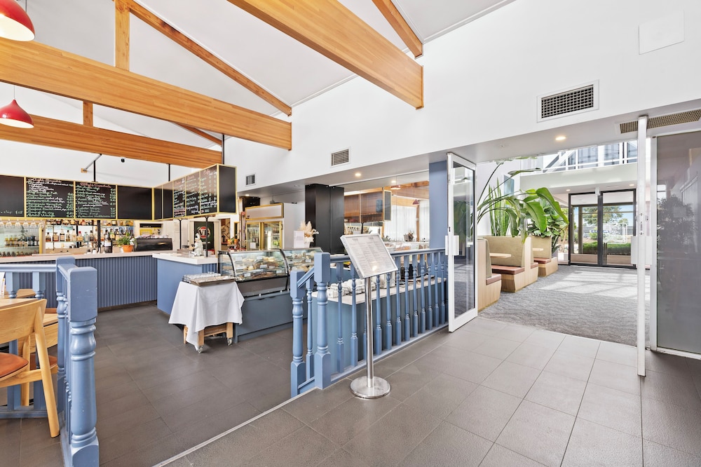 Ciloms Airport Lodge 61/63