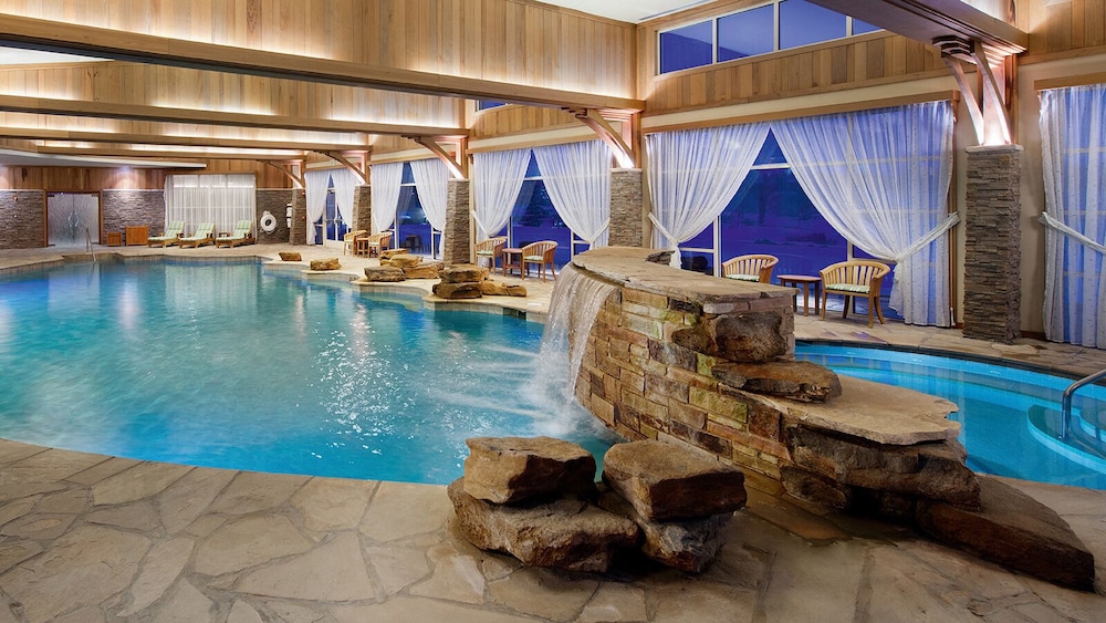 The Lodge at Turning Stone Resort Casino 1/13