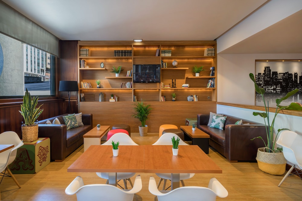 Hotel Santiago Plaza Affiliated By Melia 48/81