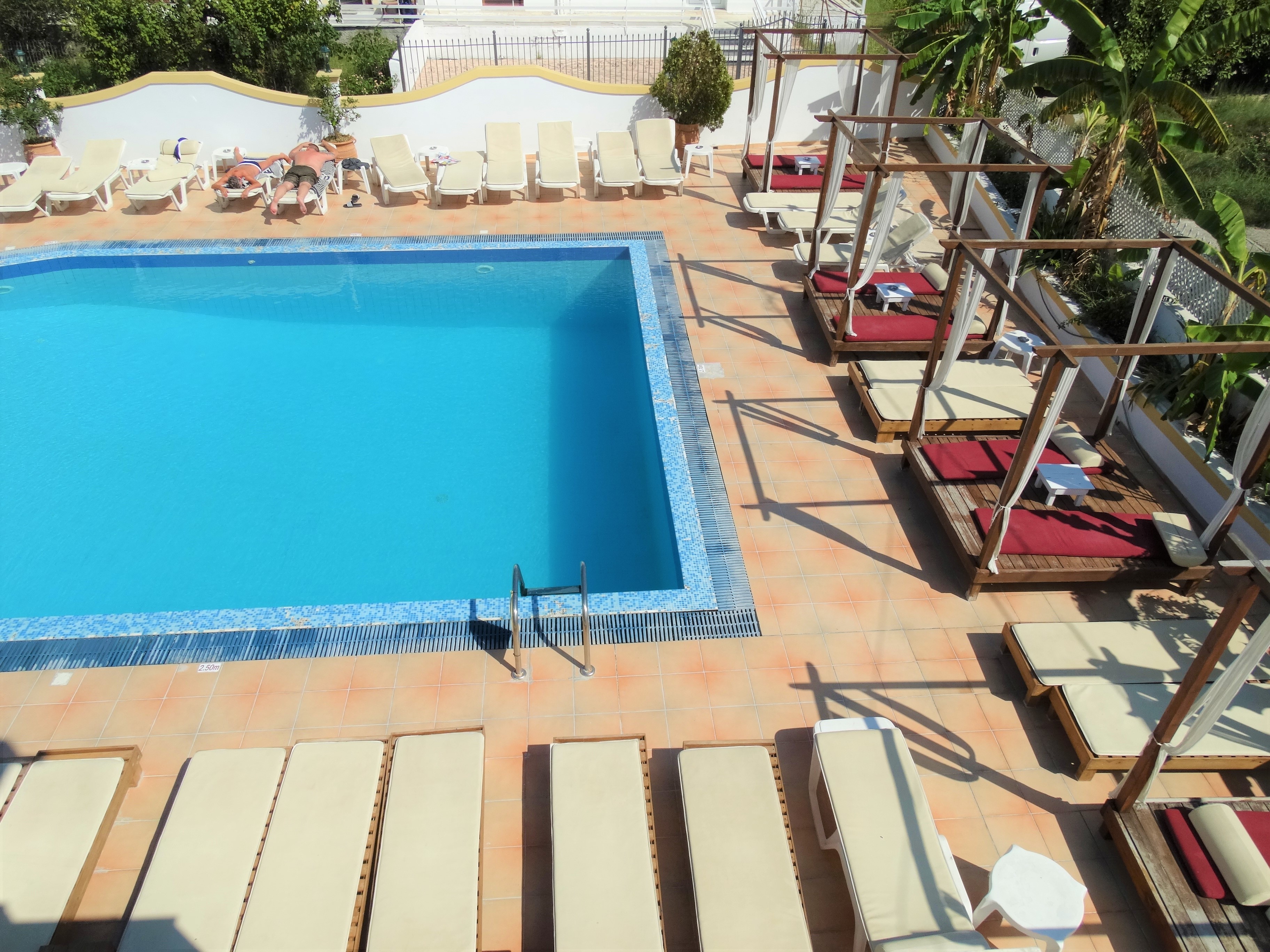 Oasis Beach Club 8/42