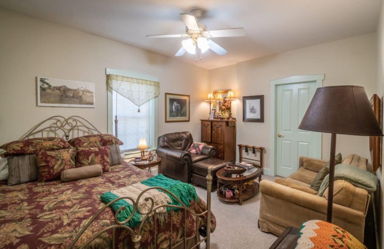 Tropical, Standard, Queen Bed