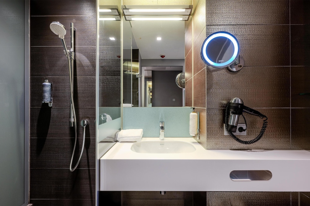 Premier Inn Berlin Alexanderplatz Hotel 46/53