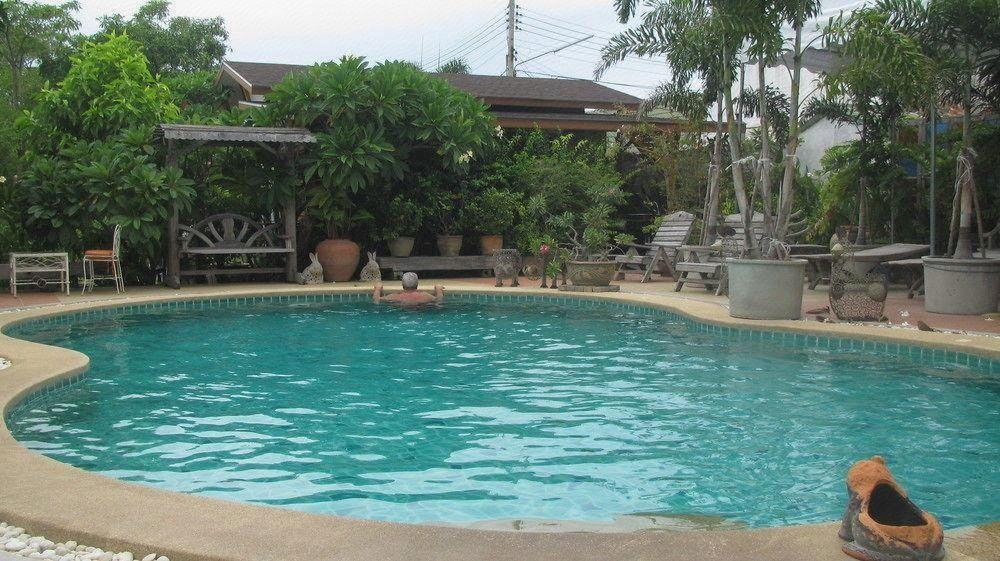Baan Klang Noen 47/49