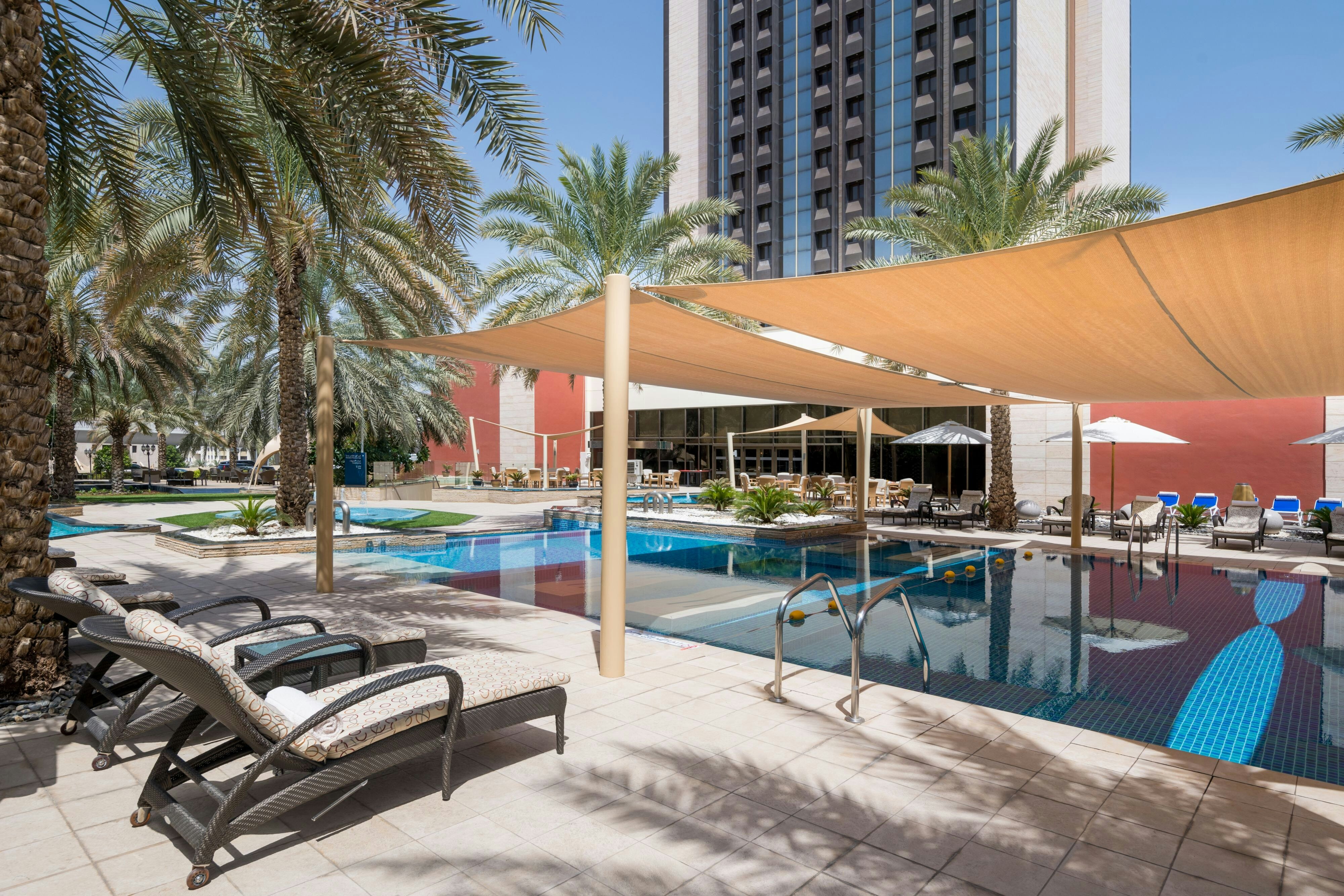 Sheraton Oman Hotel 80/81