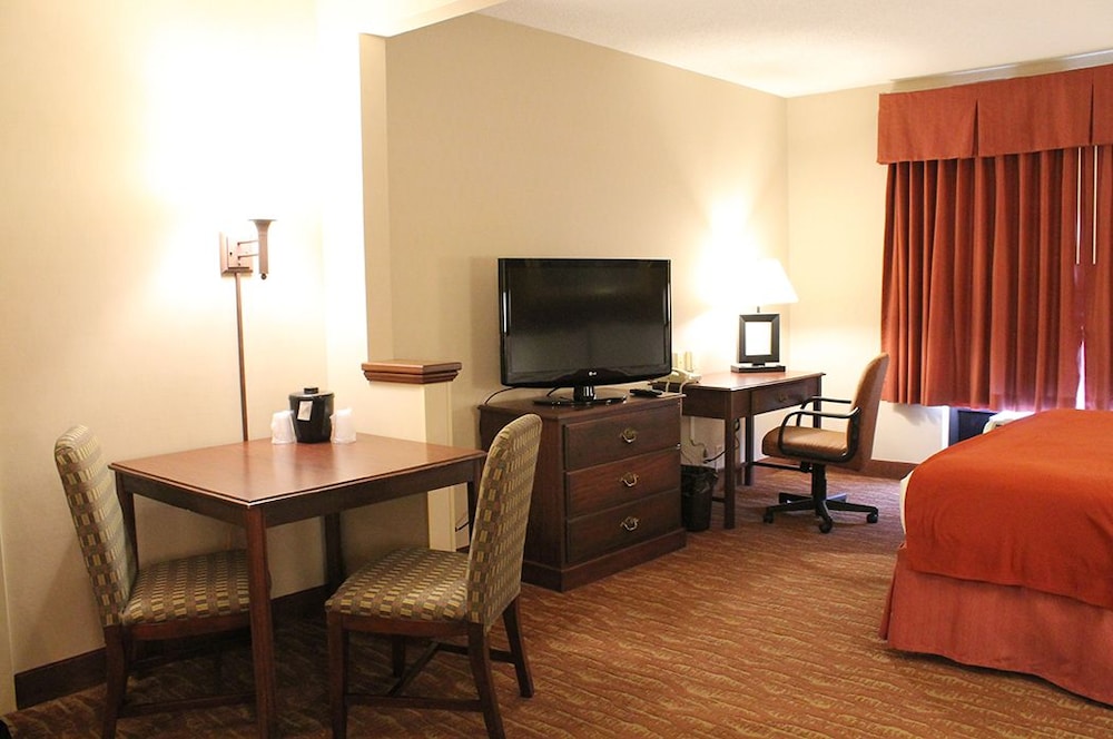 Auburn Place Hotel &amp; Suites - Paducah 18/26